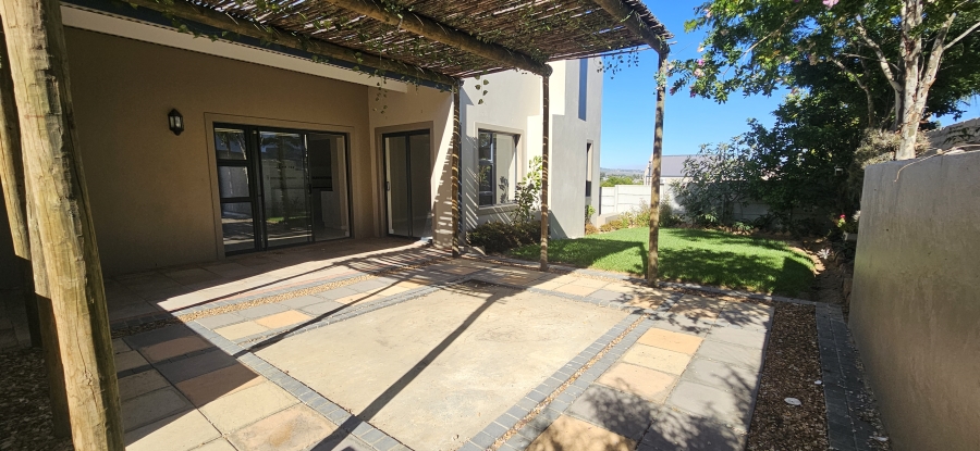 To Let 3 Bedroom Property for Rent in Berg En Dal Western Cape
